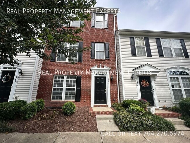 Building Photo - 12757 Bullock Greenway Blvd