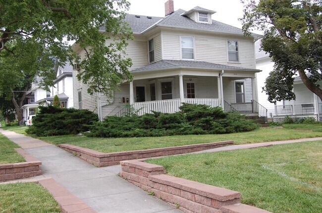 Primary Photo - 1345 B St