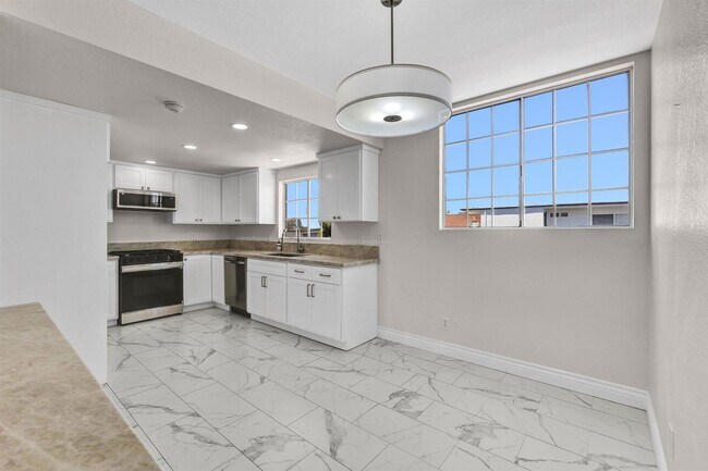 Building Photo - 203 N Lucia Ave