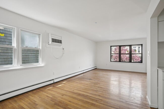 Building Photo - 342 Ogden Ave.