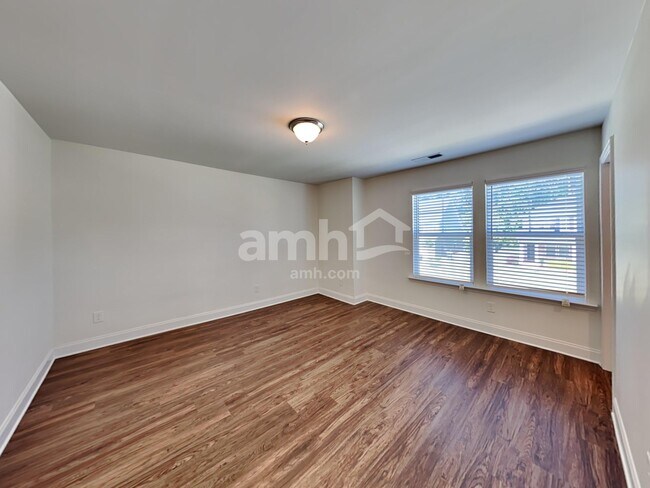 Building Photo - 410 Levon Ct