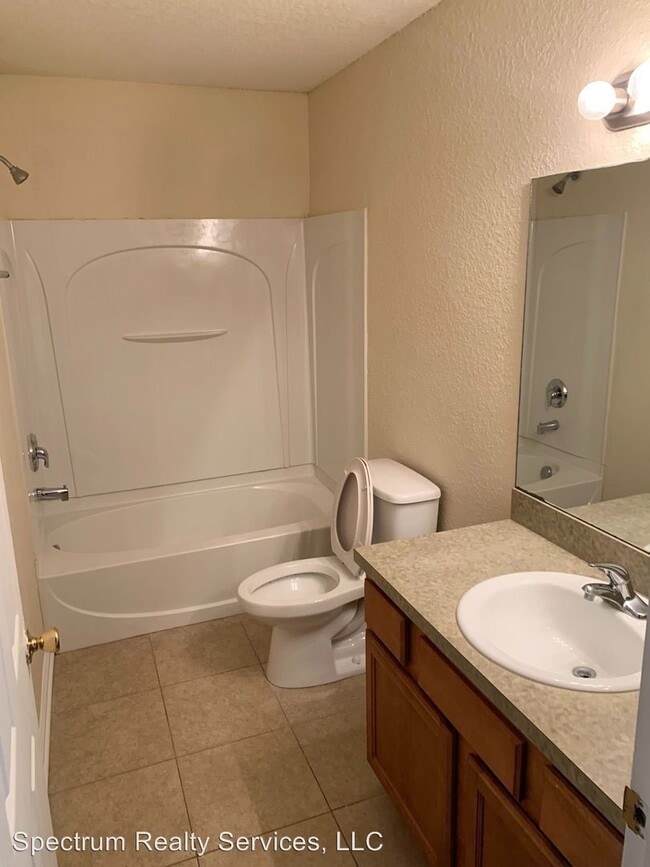 Building Photo - 2 br, 2.5 bath House - 6330 Kimberly Lane