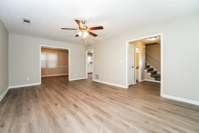 Building Photo - 2130 Grayfield Dr