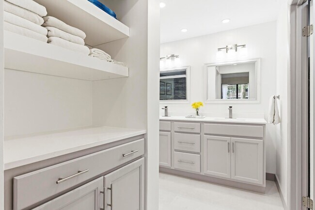 Building Photo - 137 Brackenwood Rd