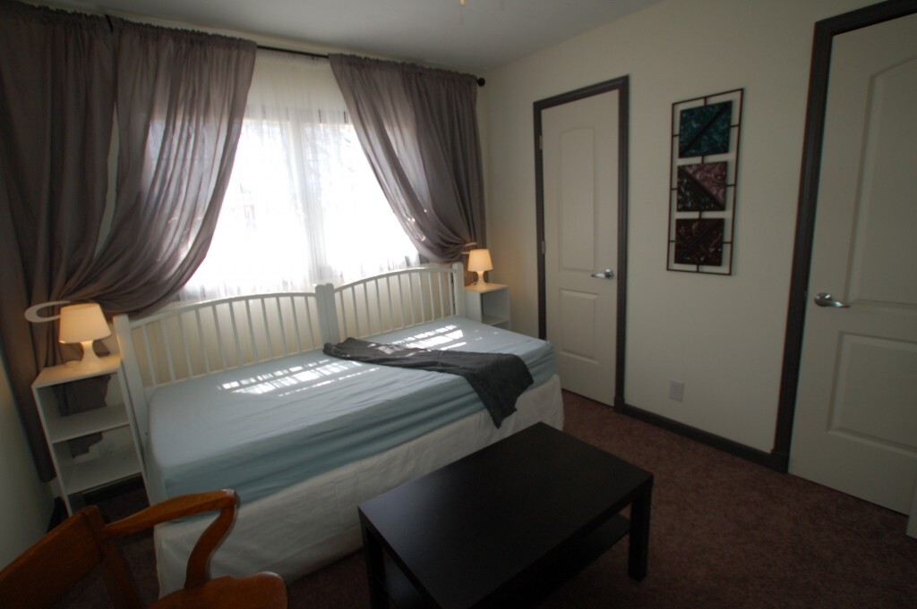 Guest room - 14711 N River Beach Dr