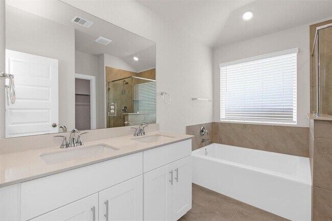 Building Photo - 38710 Yellowstone Dr