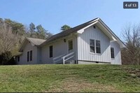 Building Photo - 3BD/2BA Historic Farmhouse close to Town a...