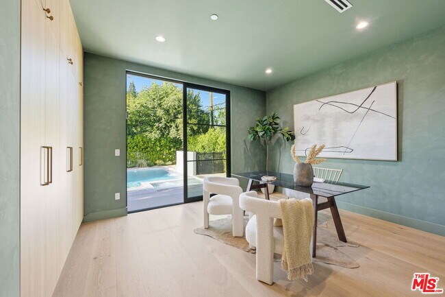 Building Photo - 16643 Addison St