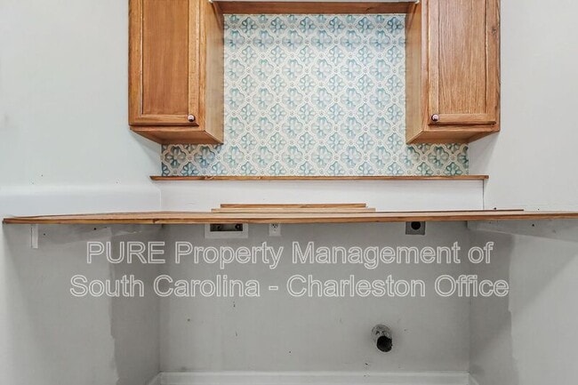 Building Photo - 407 Greywood Ln