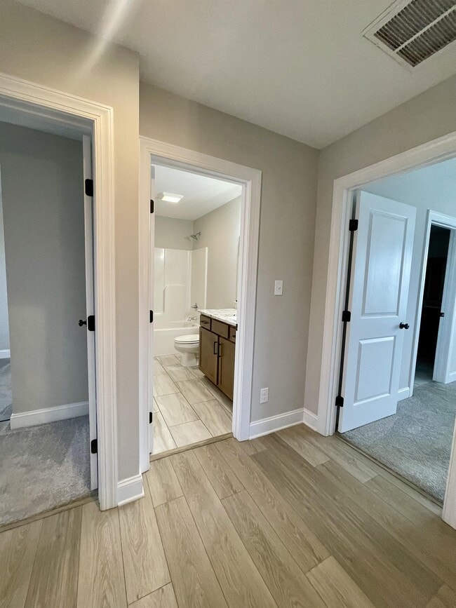 Building Photo - 1005 Ridgestone Ct