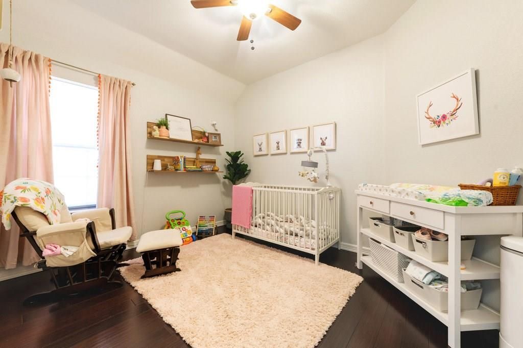 Building Photo - 16303 Lone Wolf Dr