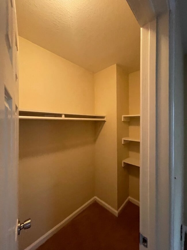 Building Photo - Chesterfield Heights