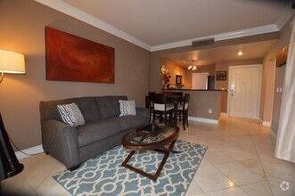 Building Photo - Charming Jr. 1 Bd Studio Condo at Meridida...