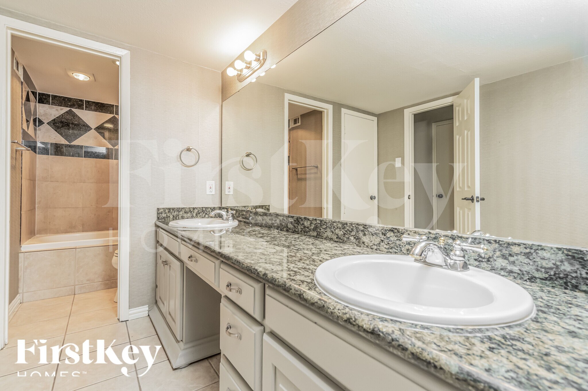 Building Photo - 2014 Greencove Dr