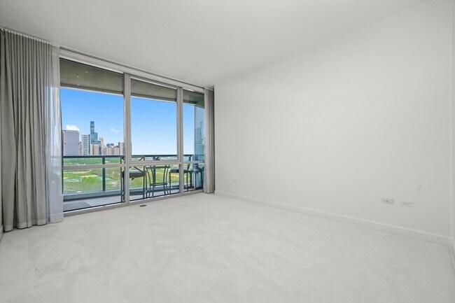 Building Photo - 1201 S Prairie Ave