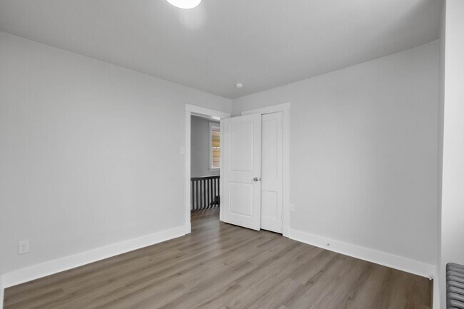 Building Photo - Renovated 3 bedroom home available NOW!