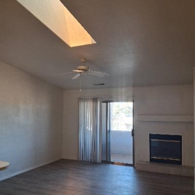 Building Photo - 985 E Mingus Ave