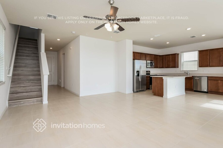 Building Photo - 2717 Serenity Gdn Dr