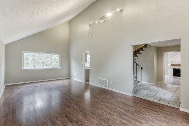 Building Photo - Great house in great neighborhood