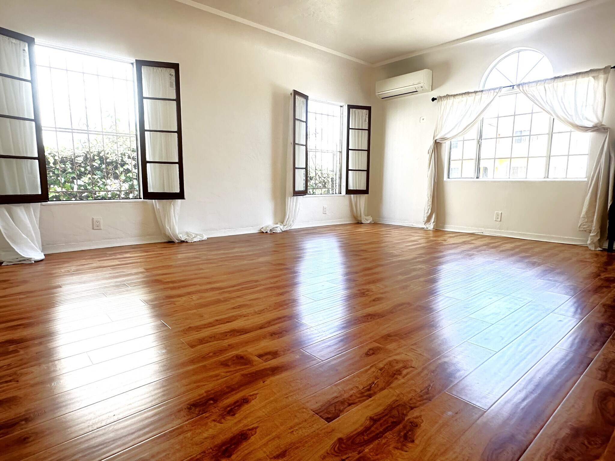 Building Photo - 1607 S Sierra Bonita Ave