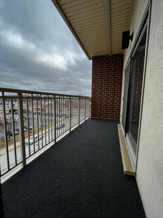 Building Photo - 9440 S 51st Ave