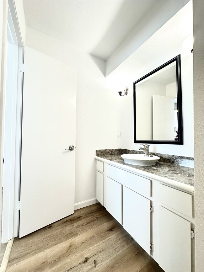 Building Photo - 14771 Perthshire Rd