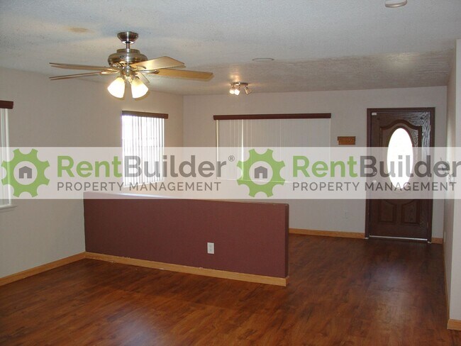 Building Photo - 14104 Turner Pl NE