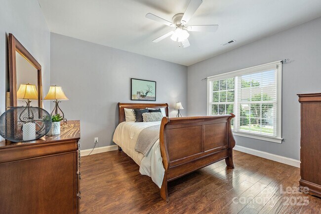 Building Photo - 1212 Toteros Dr
