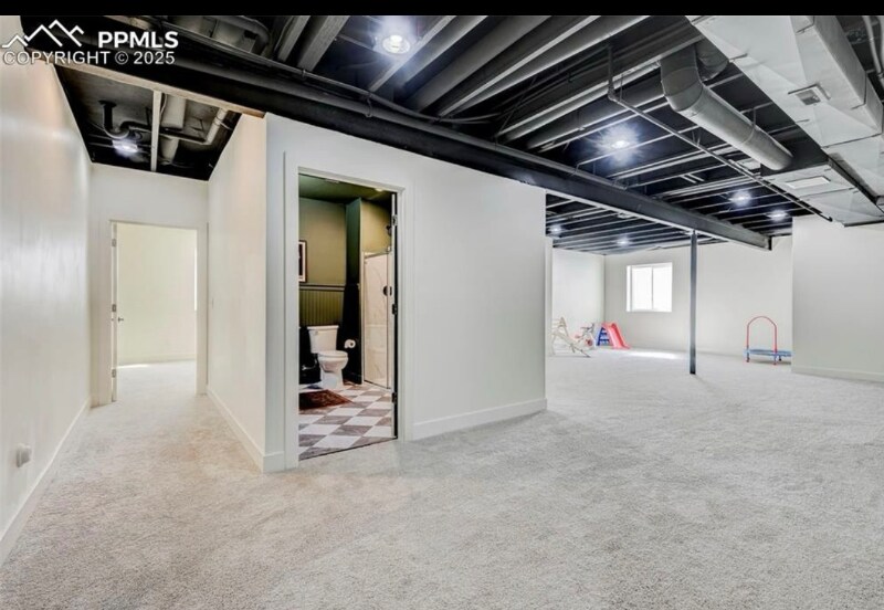Building Photo - 10499 Rolling Peaks Dr