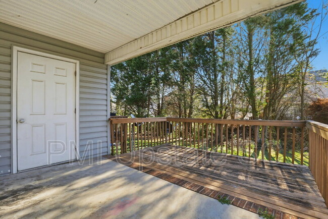 Building Photo - 110 Cypress Run