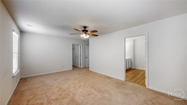 Building Photo - 652 Hogan Dr