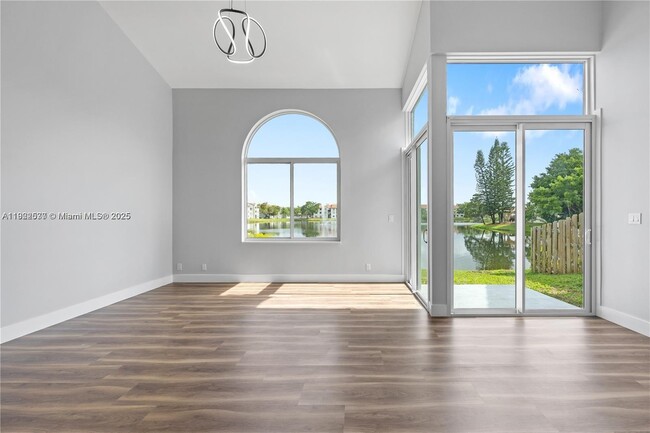 Building Photo - 3835 Lombardy St