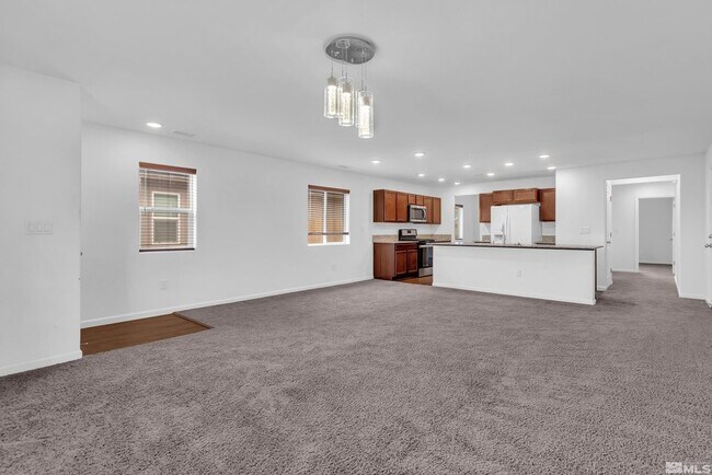 Building Photo - 698 Valmy Dr