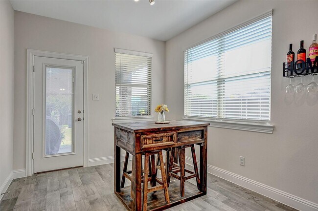 Building Photo - 3 Bed rooms and 2 baths, large master closet. Vinyl garage floor coating is just one of the many ...
