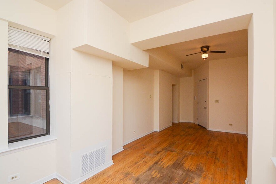 Building Photo - 2319 N Kedzie Blvd