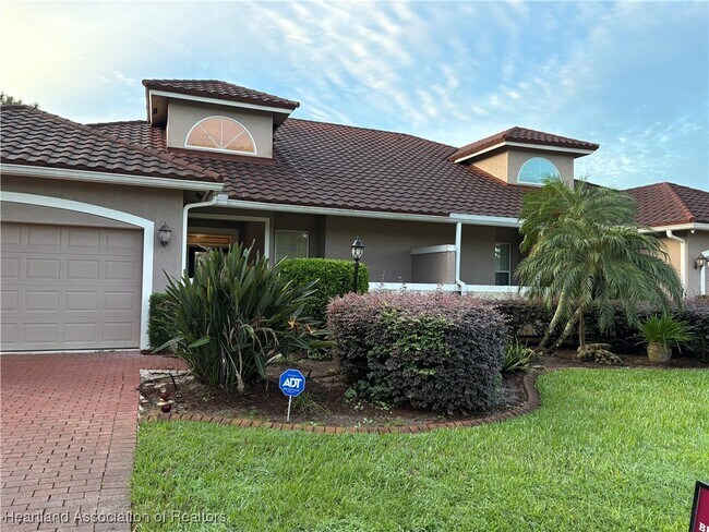 Primary Photo - 6831 Sun N Lake Blvd
