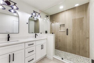 Building Photo - 2822 Clear Springs Dr