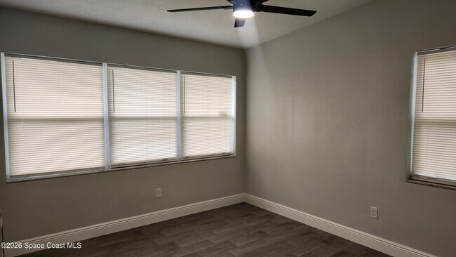 Building Photo - 102 S Christmas Hill Rd