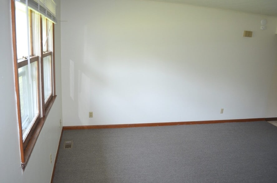 Building Photo - 6300 Ervin Rd