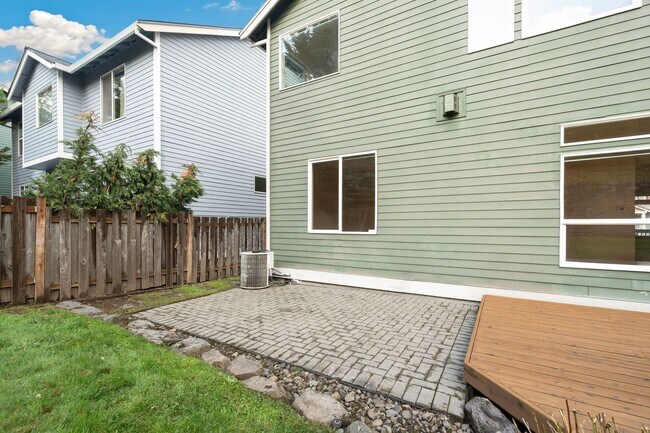 Building Photo - 9035 SW Ivory St