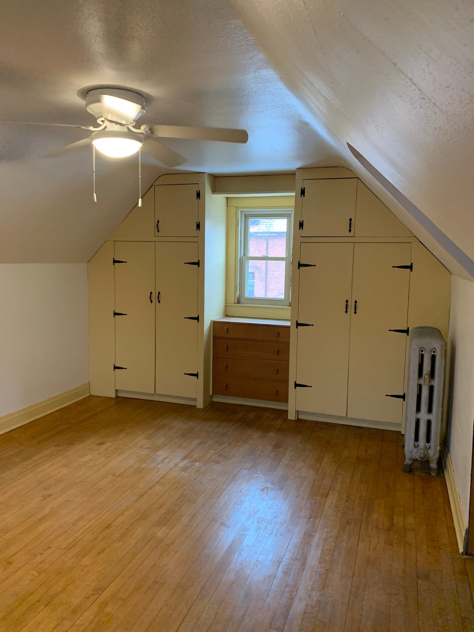 Bedroom3 - 4 S Spooner St