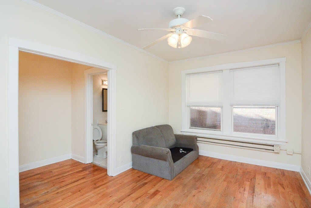 Building Photo - 516 W Melrose St