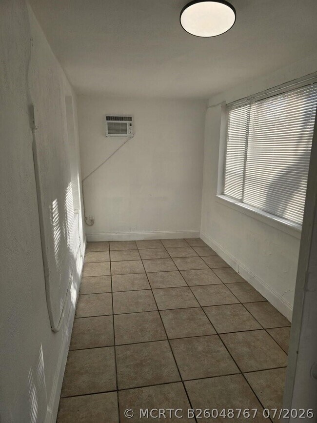 Building Photo - 5431 NW 30th Ave