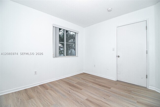 Building Photo - 1175 NW 125th Ct