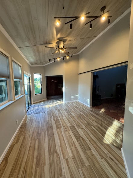 Building Photo - 306 Curacao Way