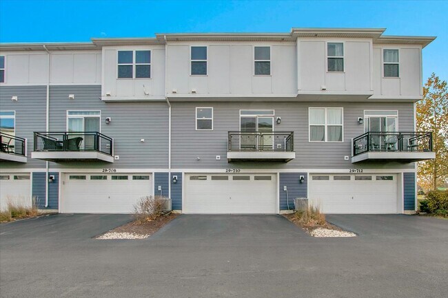 Building Photo - 29W710 Everton Dr