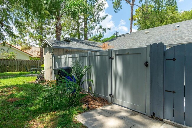 Building Photo - 1073 Goldenrod Rd