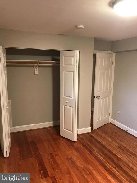 Building Photo - 610 Main St