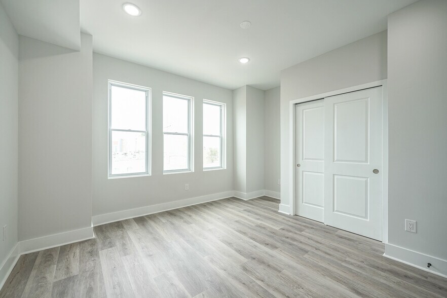 Building Photo - 2117 S 4th St