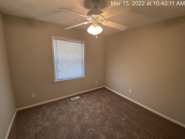 Building Photo - 144 S Ingleside Dr